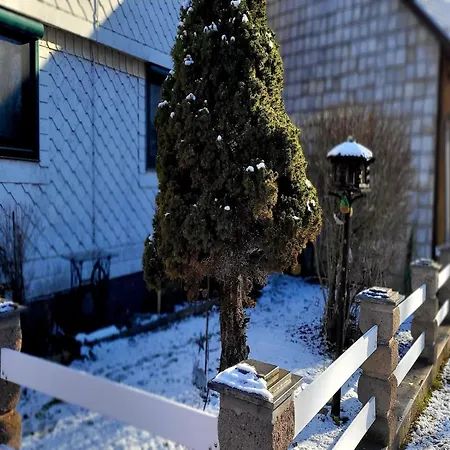 Apartment Bright Garden Retreat, Cleaning Included Friedrichroda