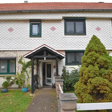 Bright Garden Retreat, Cleaning Included * Friedrichroda